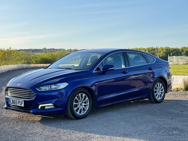 Used Ford Mondeo Zetec 120 HP (88 kW) 2016 Blue Hatchback