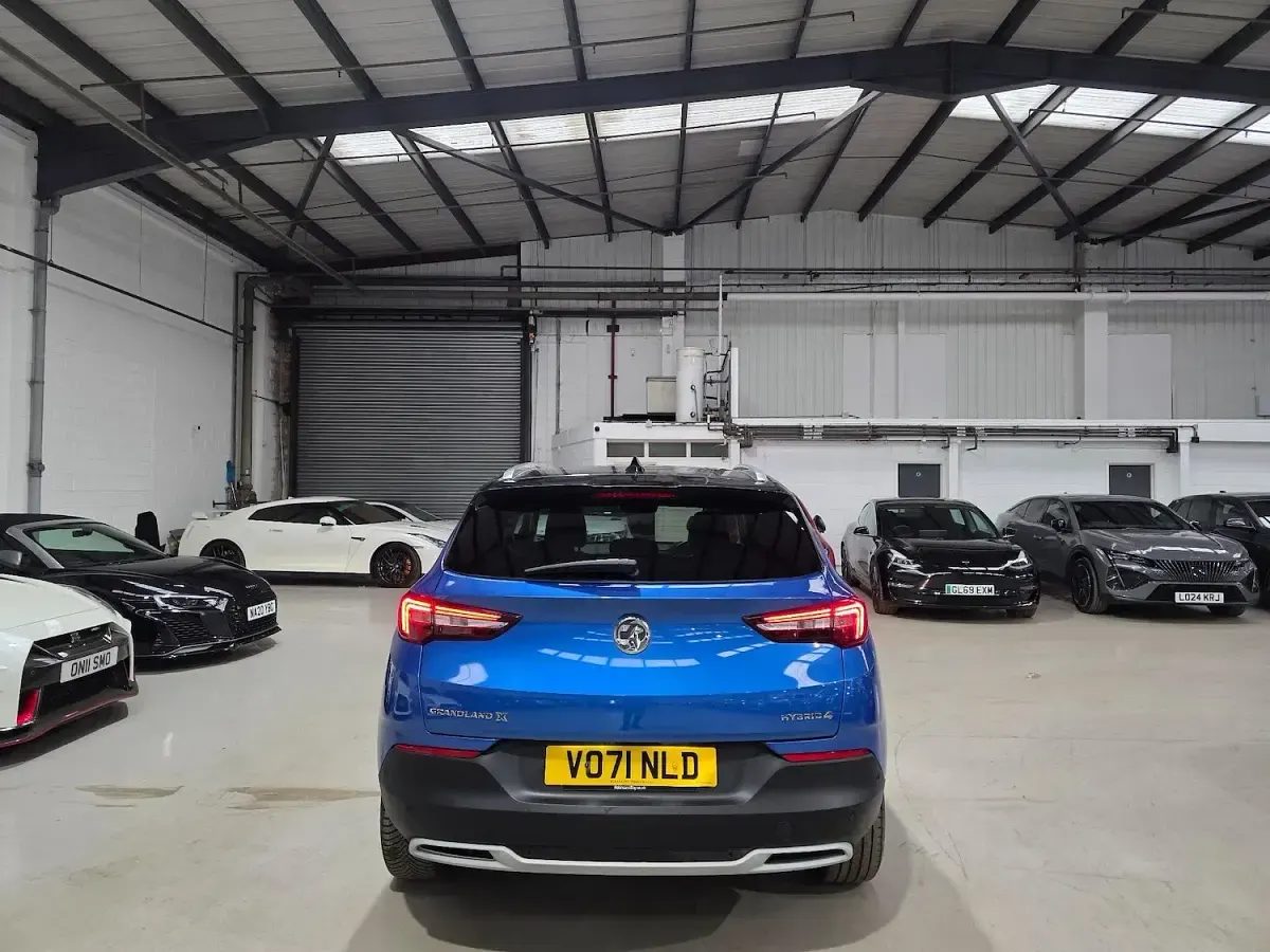 Used Vauxhall Grandland X Business Edition 300 HP (220 kW) 2021 Blue SUV