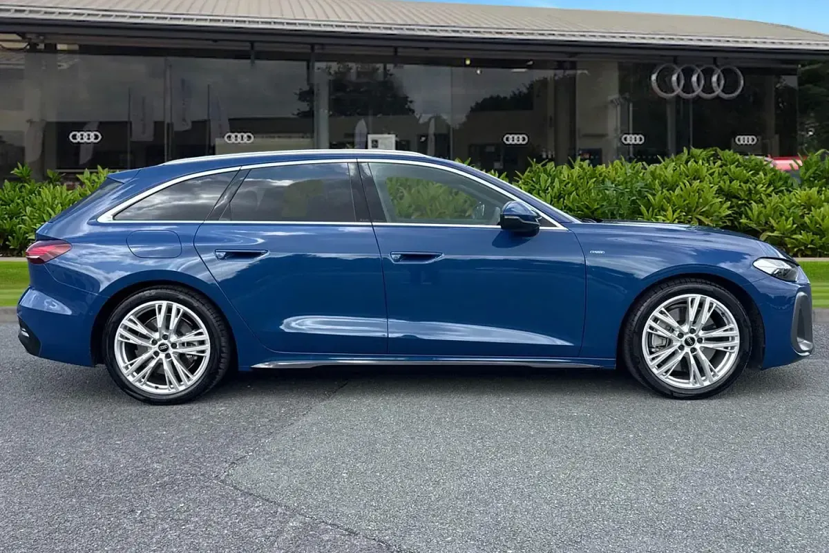 Used Audi A5 S-Line 299 HP (219 kW) 2026 Blue Estate