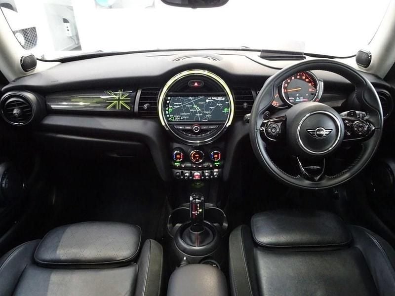 Used Mini Cooper S Hatch 192 HP (141 kW) 2018 White Hatchback