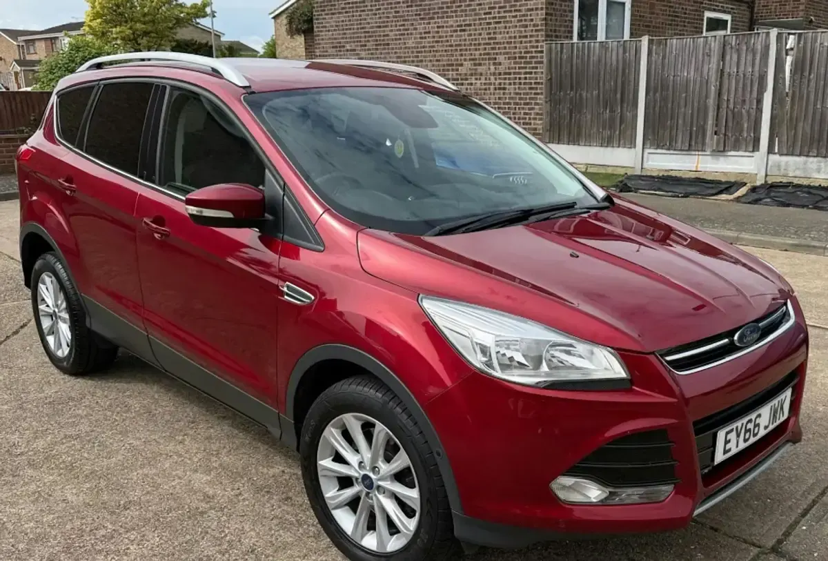 Usado Ford Kuga Titanium 150 CV (110 kW) 2016 SUV