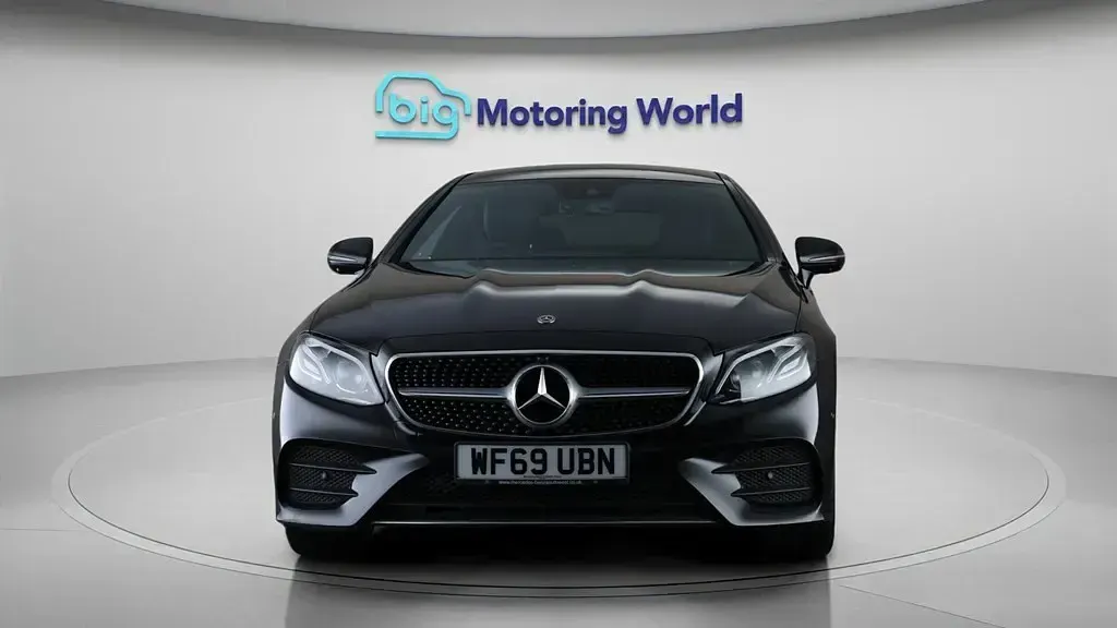 Usado Mercedes E220 AMG line 194 HP (142 kW) 2019 Preto Coupé