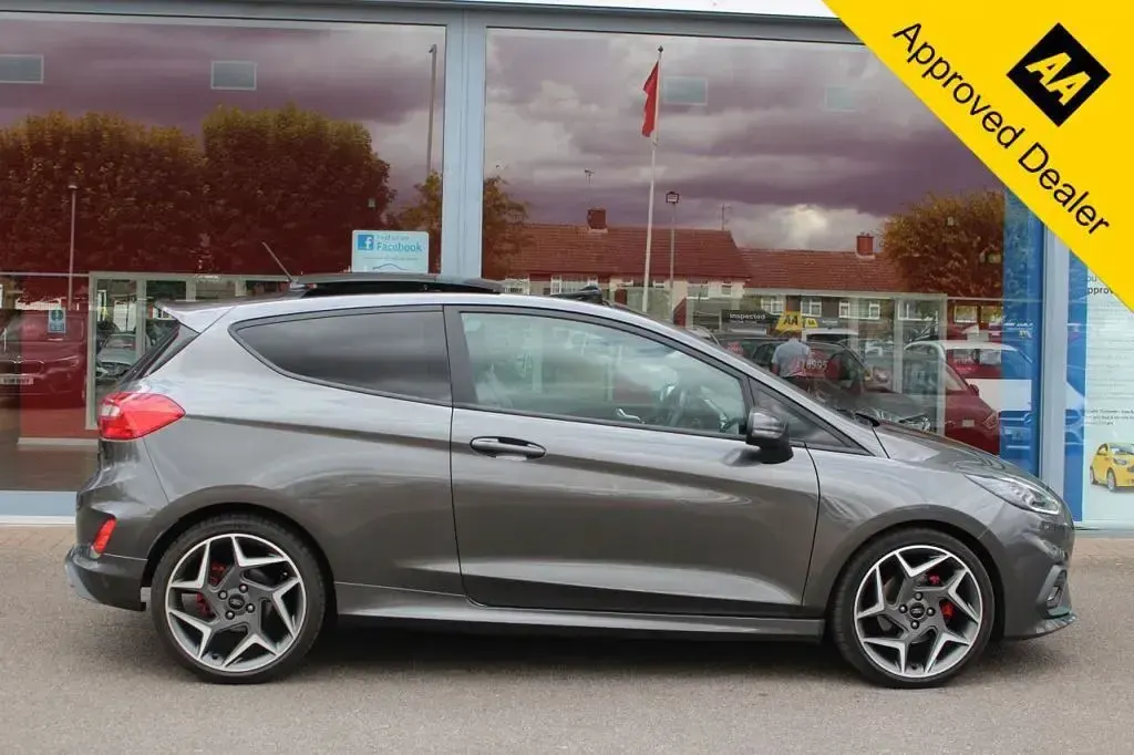 Used Ford Fiesta ST 200 HP (147 kW) 2018 Grey Hatchback