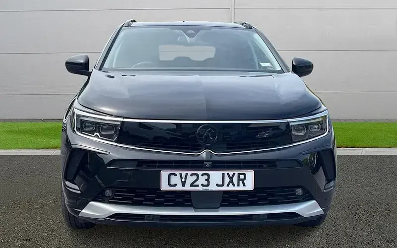 Second-hand Vauxhall Grandland X Ultimate 131 CP (96 kW) 2023 Negru SUV