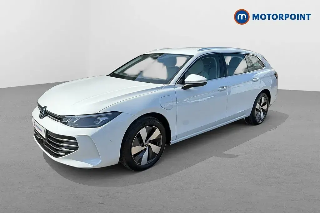 Used VW Passat Life 204 HP (150 kW) 2025 White Estate