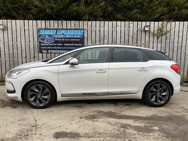 Used Citroën DS5 160 HP (117 kW) 2013 White Hatchback