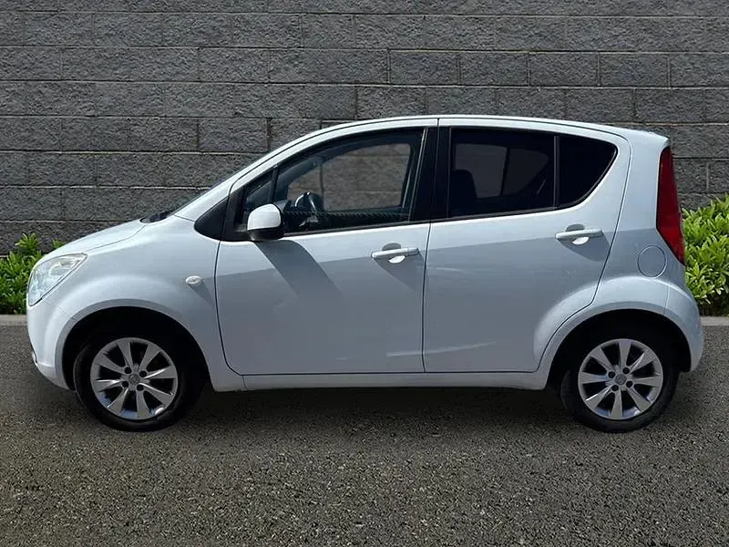 Used Vauxhall Agila 2013 White MPV