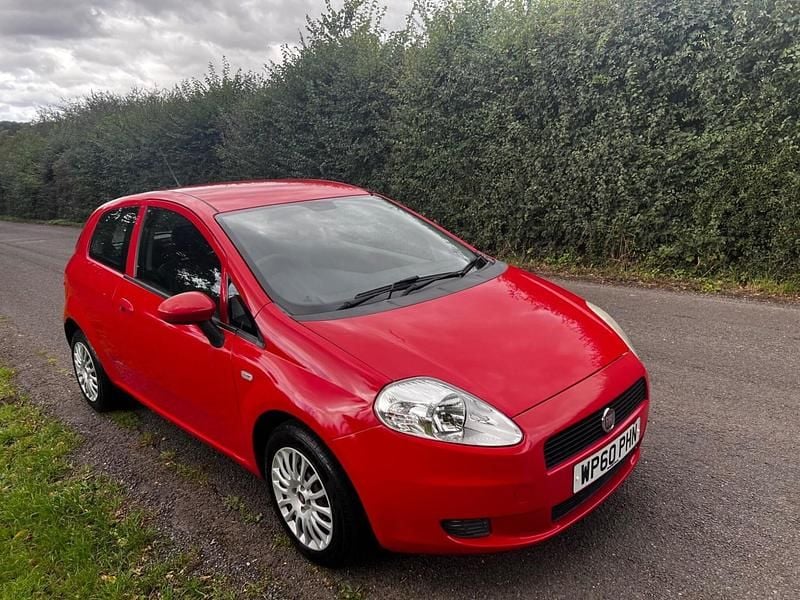 Red Used 2010 Fiat Grande Punto Active Hatchback | £2,975 - Image 1/4