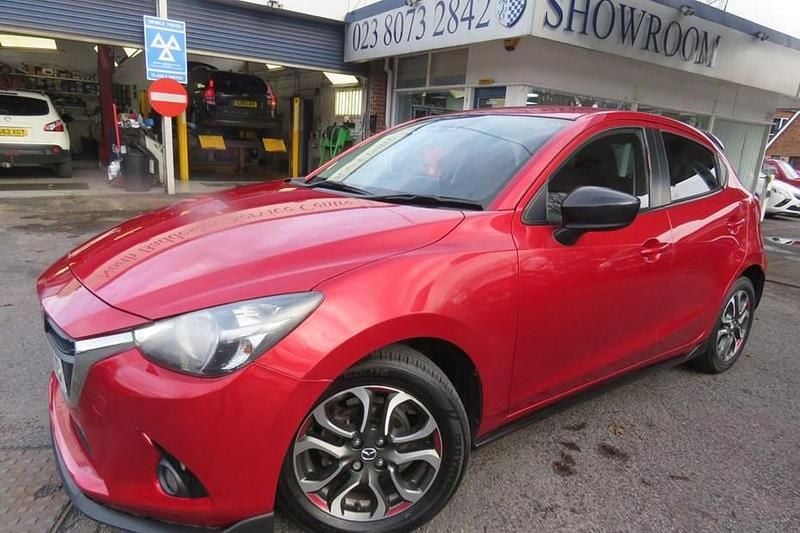 Used Mazda 2 Inclusive 90 HP (66 kW) 2016 Red Hatchback