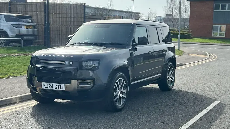 Used Land Rover Defender 404 HP (297 kW) 2024 Grey SUV
