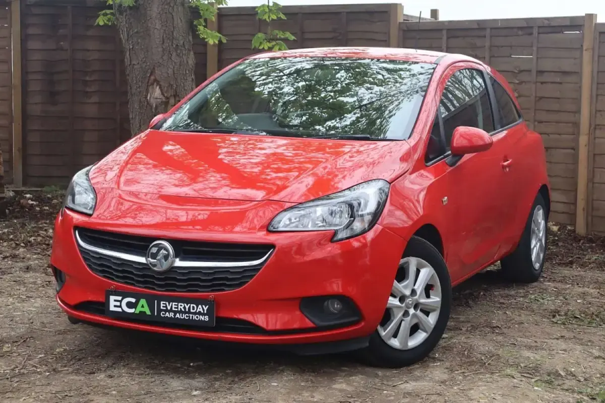 Używany Vauxhall Corsa Design Edition 2015 Czerwony Hatchback