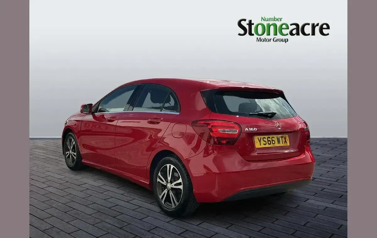 Usado Mercedes A160 SE 101 HP (74 kW) 2016 Vermelho Citadino