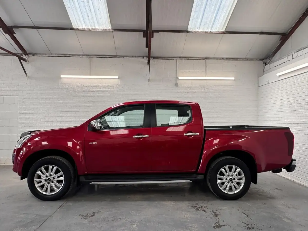 Używany Isuzu D-Max 2020 Czerwony Pickup