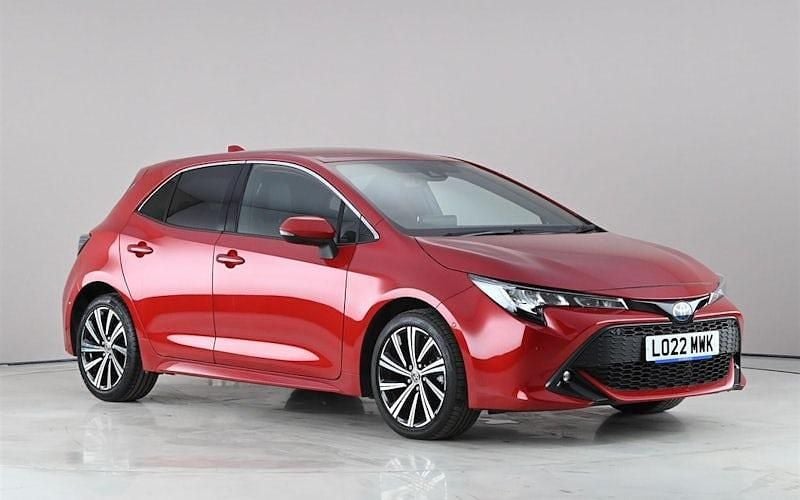 Used Toyota Corolla Design 122 HP (89 kW) 2022 Red Hatchback
