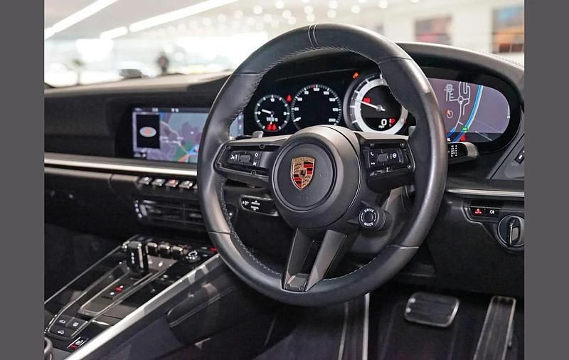 Used Porsche 911 379 HP (278 kW) 2019 White Coupe