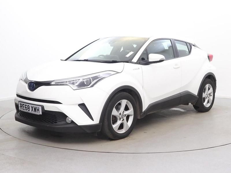 Used Toyota C-HR 122 HP (89 kW) 2019 White SUV