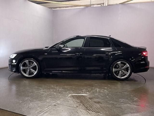 Second-hand Audi A4 Black Edition 150 CP (110 kW) 2019 Negru Berlinǎ
