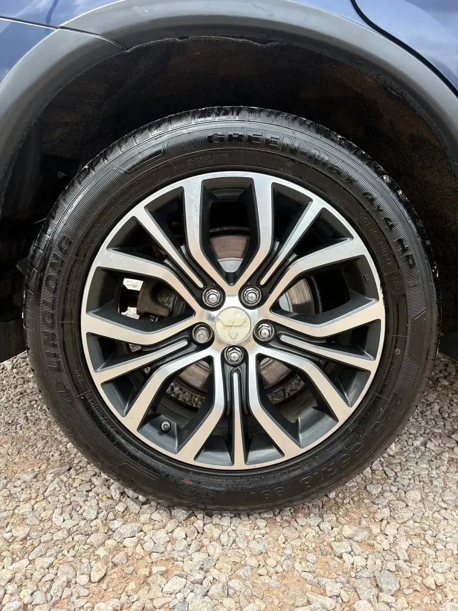 Used Mitsubishi Outlander 147 HP (108 kW) 2017 Blue SUV