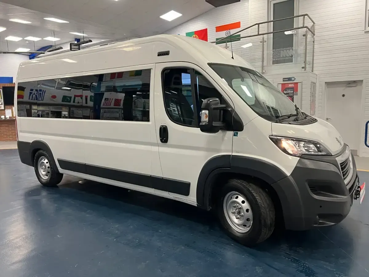 Second-hand Peugeot Boxer Access 130 CP (95 kW) 2016 Alb Van