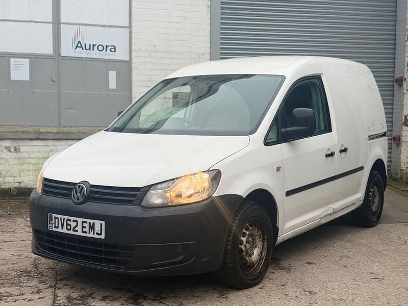 Begagnad VW Caddy 75 HK (55 kW) 2012 Vit Minibuss