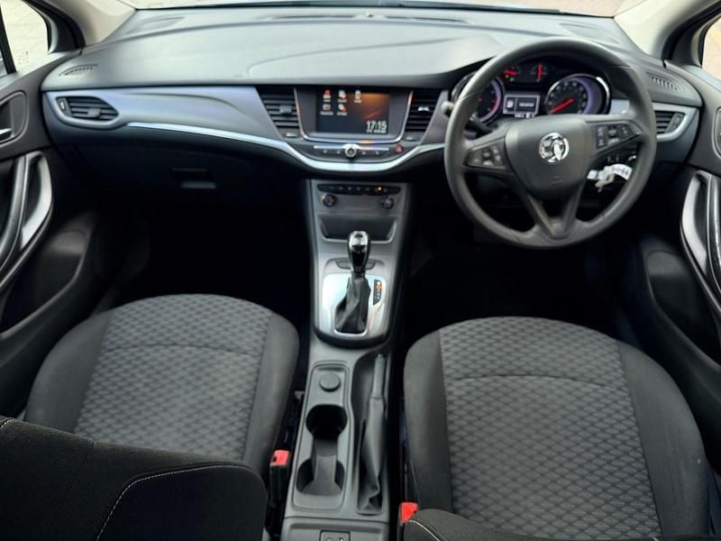 Used Vauxhall Astra Design Edition 150 HP (110 kW) 2016 Silver Hatchback