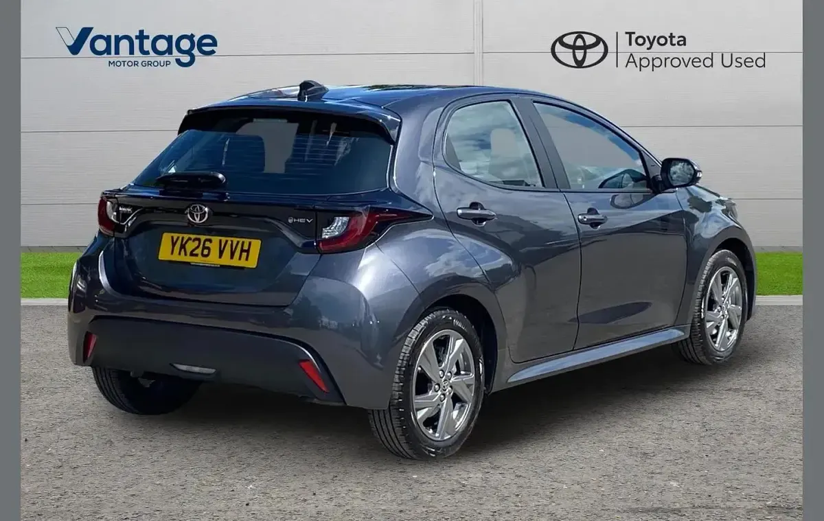 Used Toyota Yaris 113 HP (83 kW) 2026 Grey Hatchback