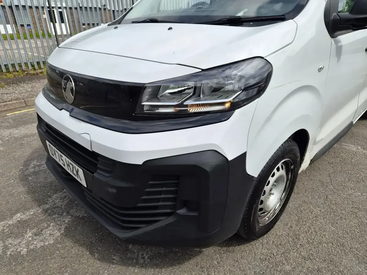 Used Vauxhall Vivaro 2025 White MPV