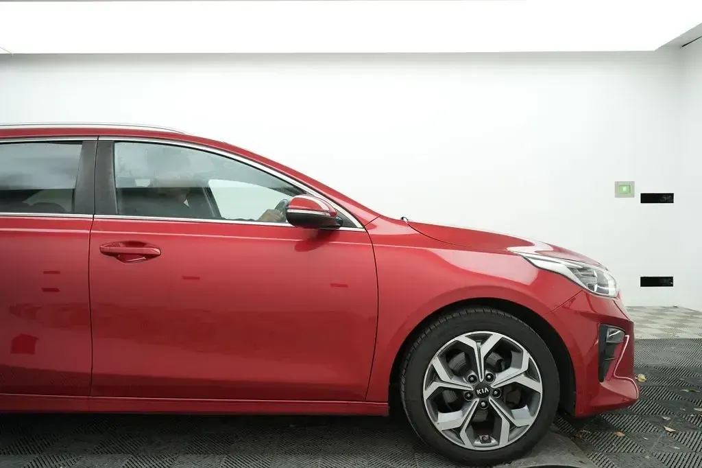 Used Kia Ceed 136 HP (100 kW) 2019 Red Hatchback