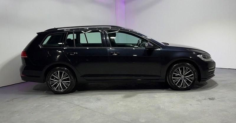 Used VW Golf VII SE 115 HP (84 kW) 2017 Black Estate