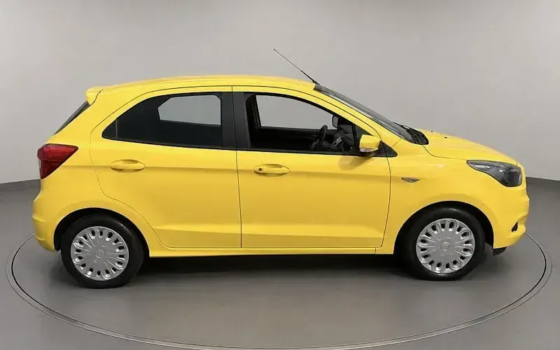 Used Ford Ka Plus Studio 70 HP (51 kW) 2017 Yellow Hatchback