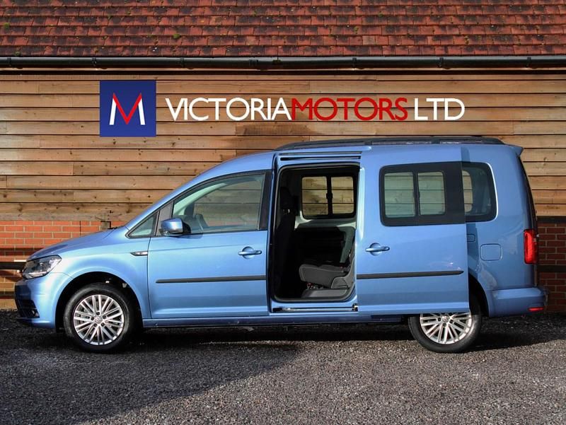 Begagnad VW Caddy Maxi Life 122 HK (89 kW) 2020 Blå Minibuss
