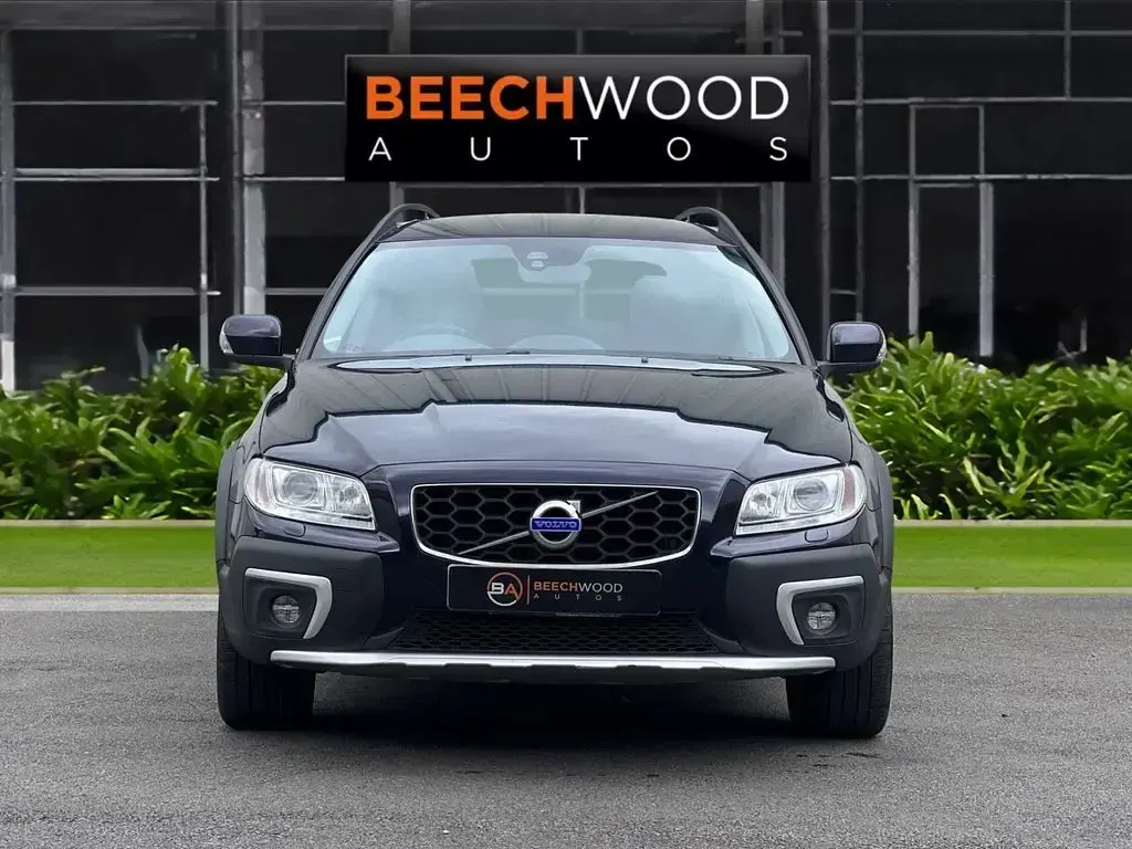 Used Volvo XC70 SE Lux 181 HP (133 kW) 2016 Blue Estate