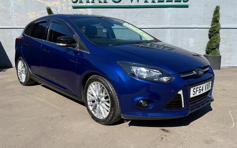 Begagnad Ford Focus Zetec 116 HK (85 kW) 2014 Halvkombi
