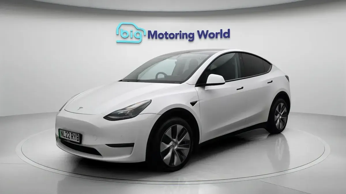 Used Tesla Model Y Long Range AWD 378 kW (514 HP) 2022 White SUV