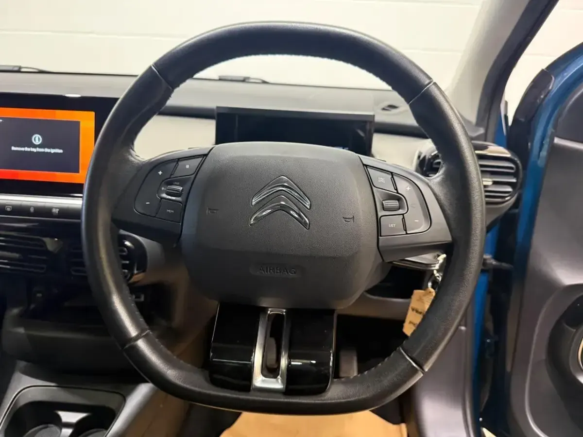 Usado Citroën C4 Cactus Flair 108 HP (79 kW) 2020 Azul Citadino