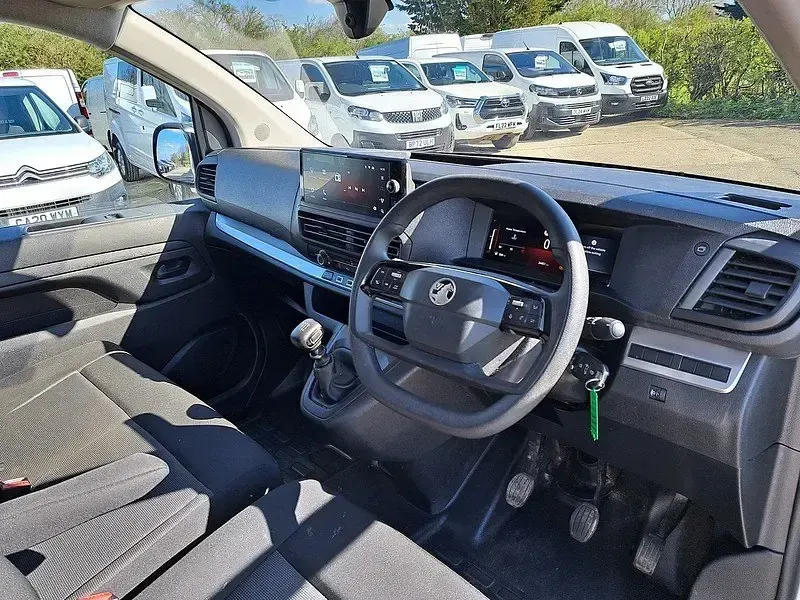 Gebraucht Vauxhall Vivaro 2024 Weiß Van / Kleinbus