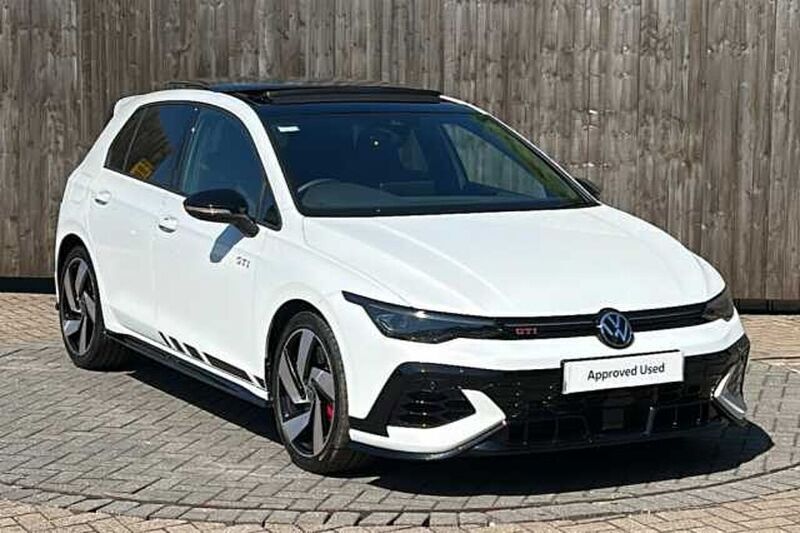 Used 2024 VW Golf VIII GTI Clubsport | £39,299 - Image 1/4