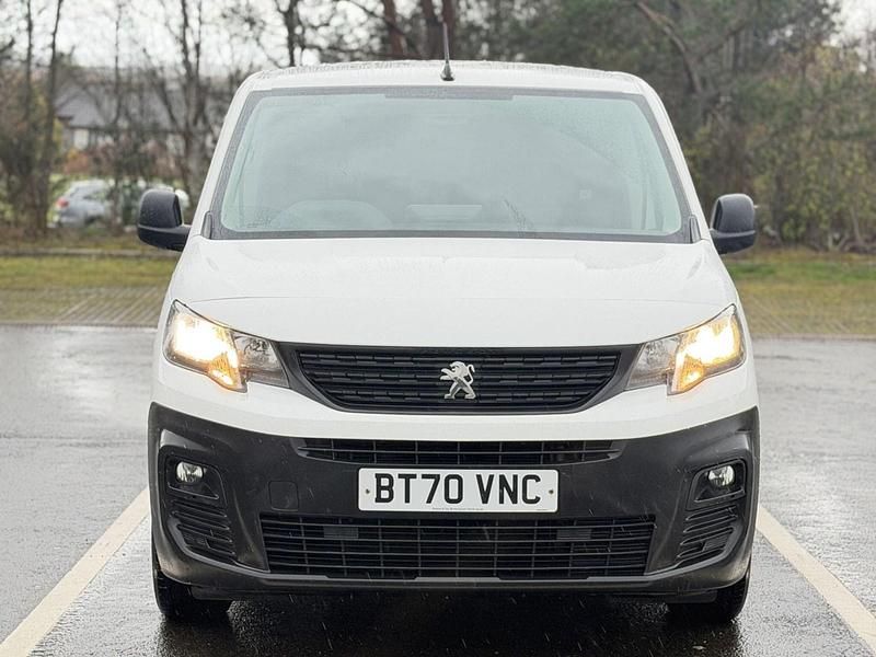 Used Peugeot Partner 131 HP (96 kW) 2020 White MPV