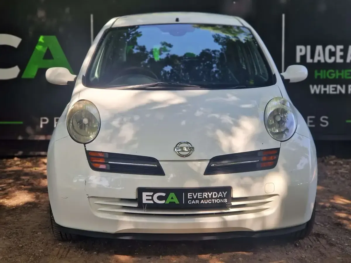 Used Nissan Micra SE 2004 White Hatchback