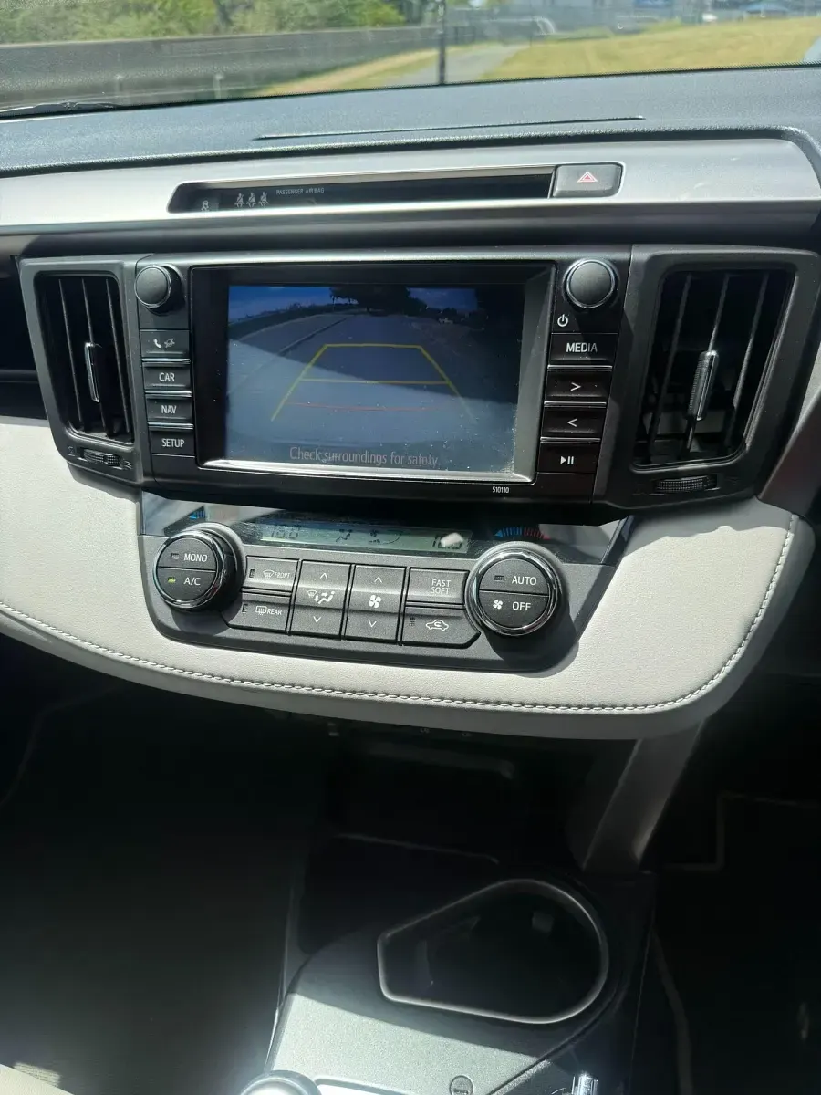Used Toyota RAV4 197 HP (144 kW) 2017 Grey SUV