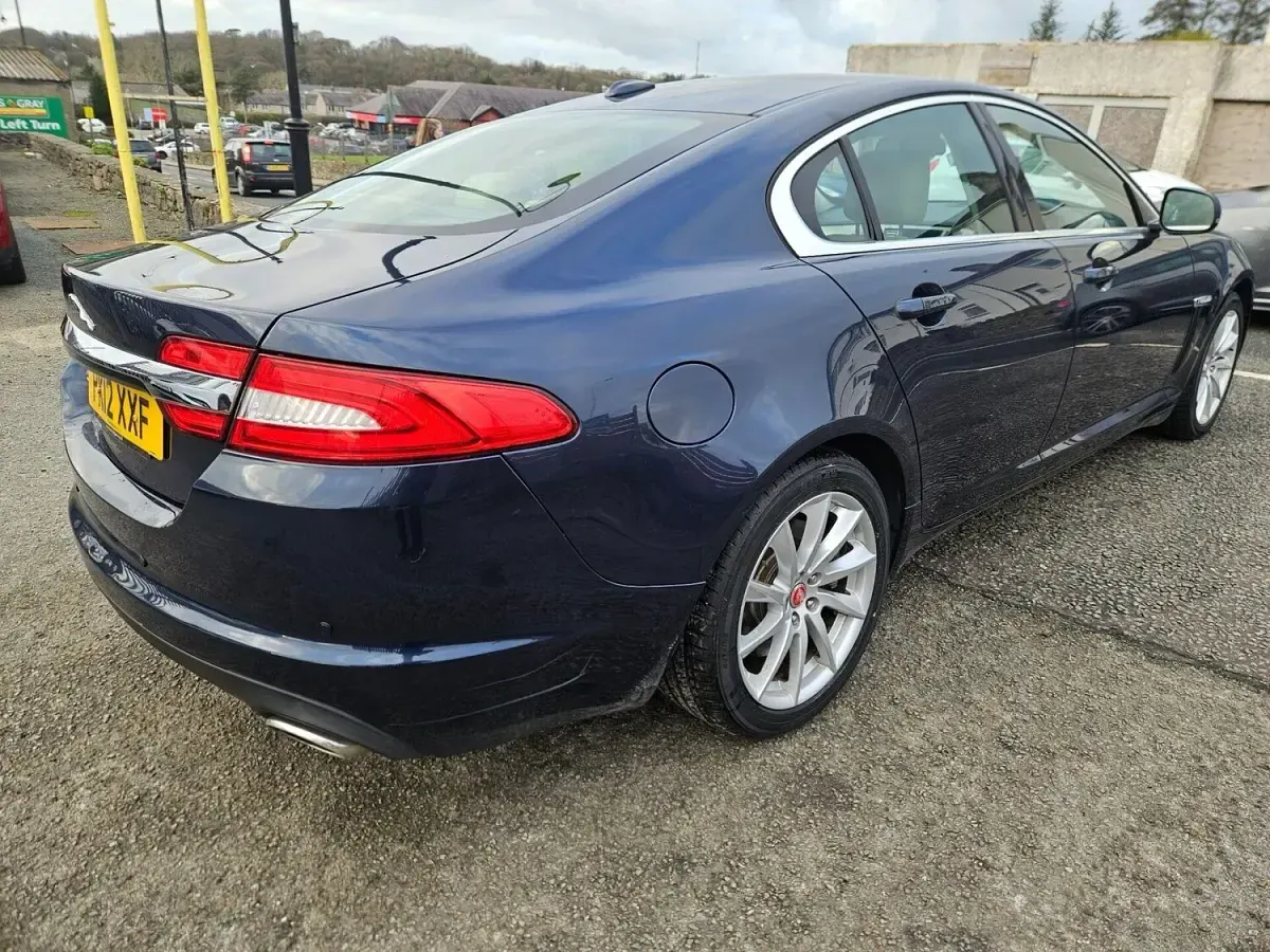 Used Jaguar XF Premium Luxury 187 HP (137 kW) 2012 Blue Sedan
