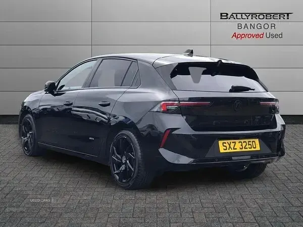 Used Vauxhall Astra GS Line 130 HP (95 kW) 2023 Black Hatchback