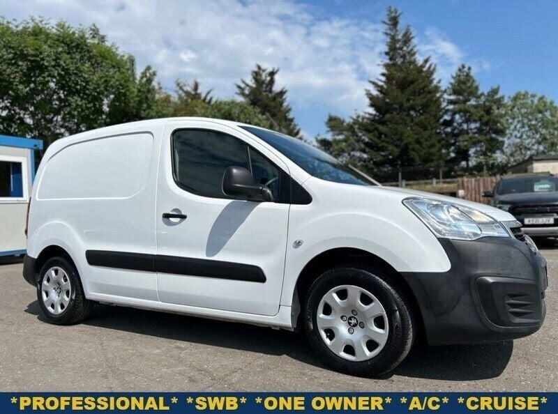 White Used 2017 Peugeot Partner MPV | £5,500 (Good price) - Image 1/4
