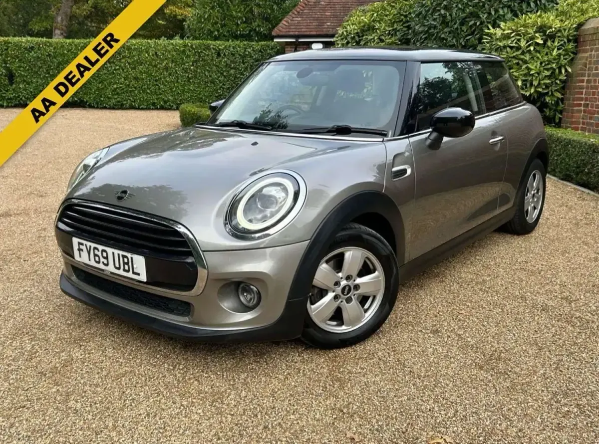 Usado Mini Cooper Classic 2019 Prateado Citadino