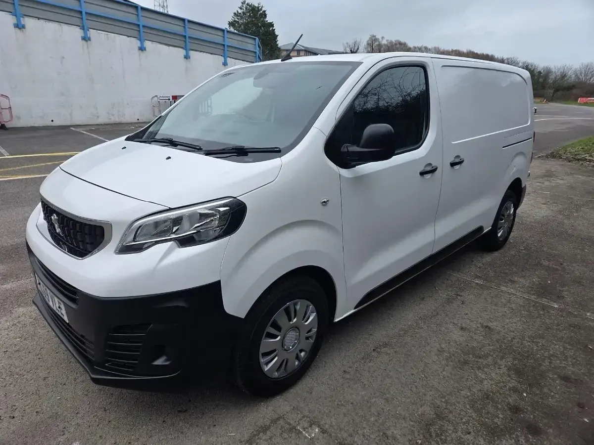Second-hand Peugeot Expert 2019 Alb Van