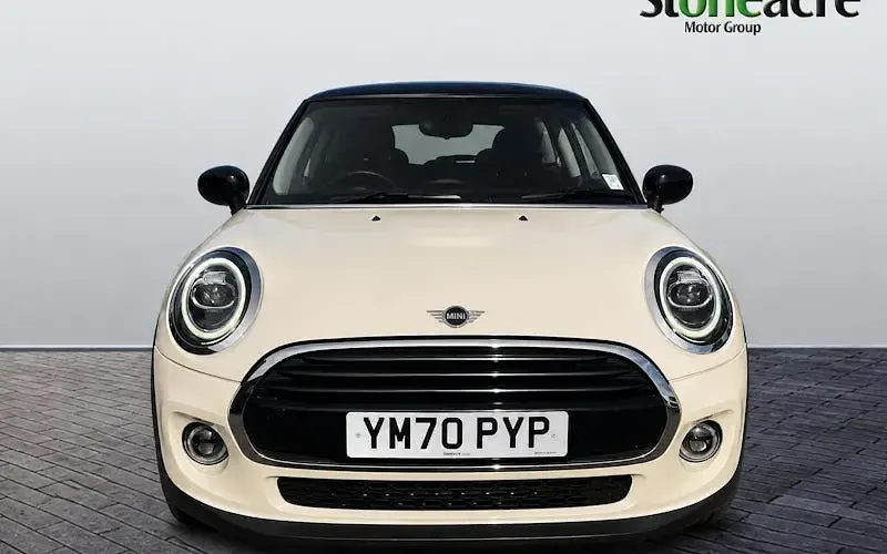 Used Mini Cooper Classic 136 HP (100 kW) 2021 White Hatchback