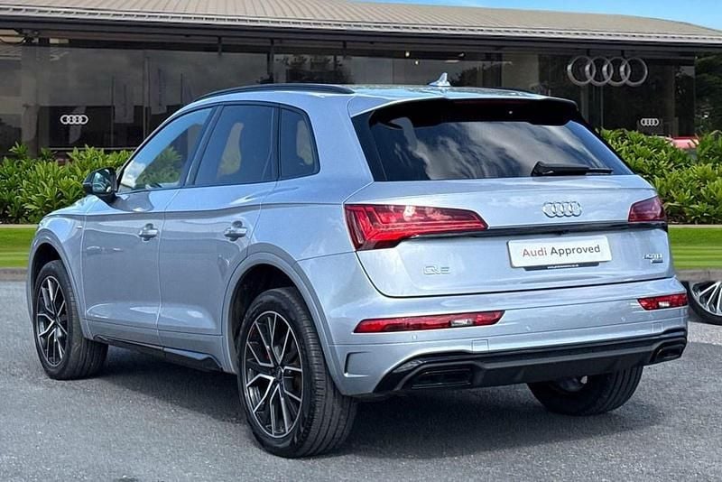 Begagnad Audi Q5 Advanced 204 HK (150 kW) 2022 Silver SUV