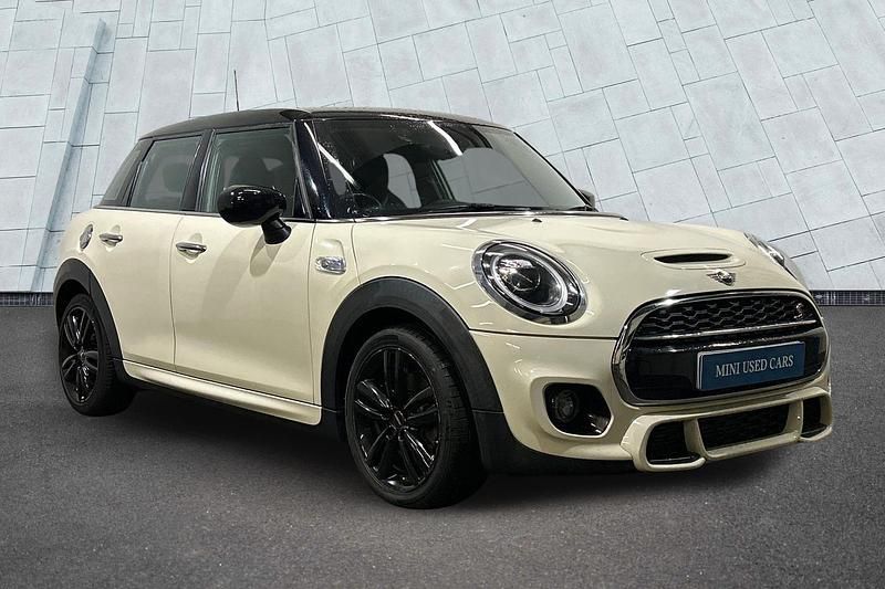 Usado Mini Cooper S Hatch 189 HP (139 kW) 2019 Branco Citadino