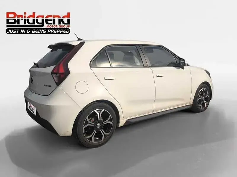 Used MG MG3 Exclusive 106 HP (77 kW) 2023 White Hatchback