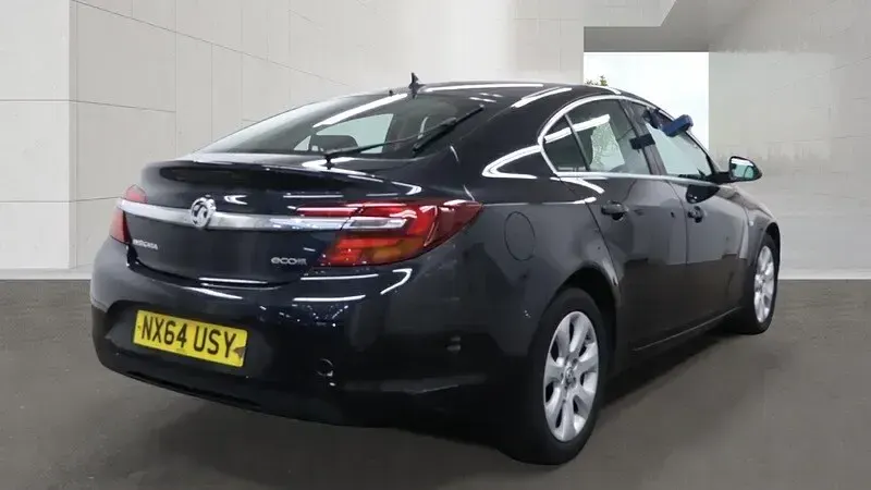 Used Vauxhall Insignia S 140 HP (102 kW) 2014 Black Hatchback